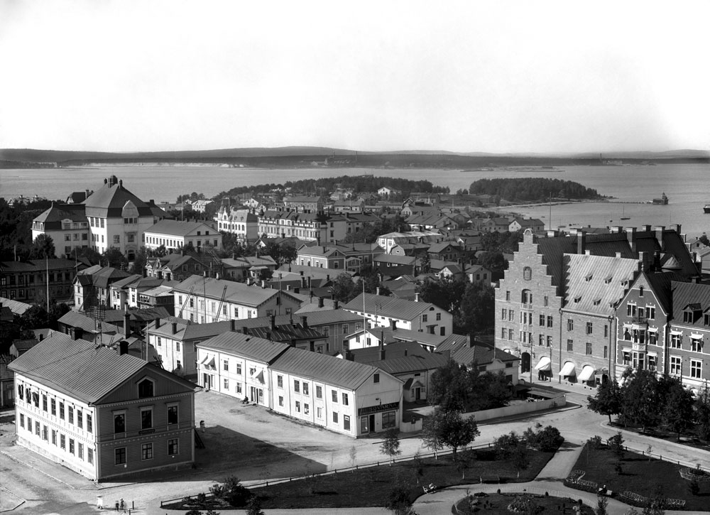 Vy från kyrktornet mot Gültzauudden 1919.