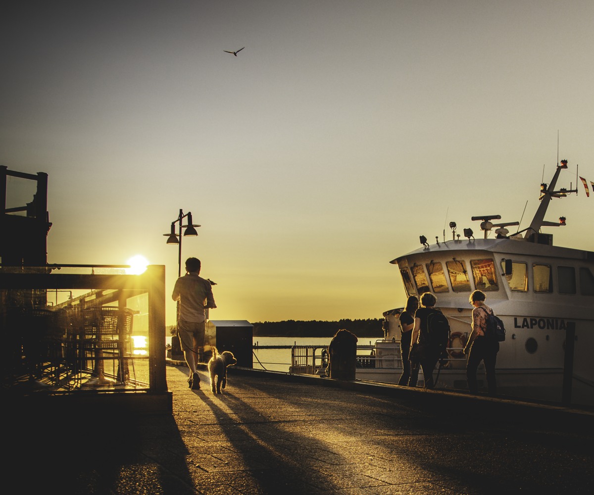 Norra hamn en sommarkväll