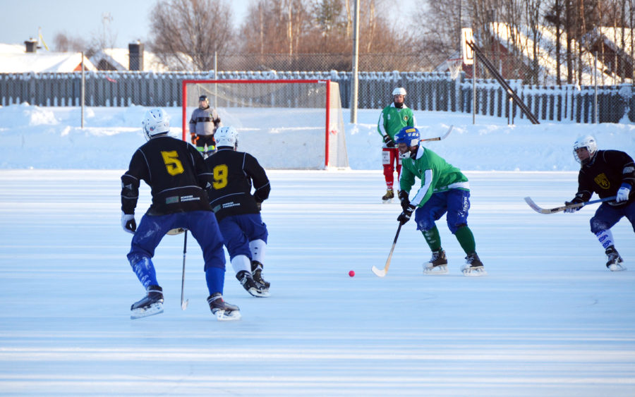 Isytan vid Sundishallen i Sunderbyn här vid match - men erbjuder också mycket tid och möjlighet för spontanåkning.