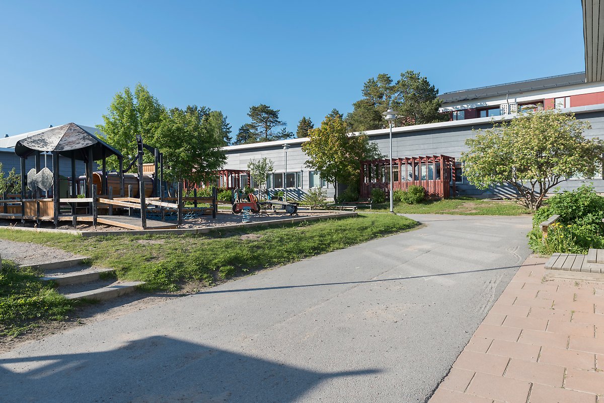 Utomhusmiljö Kallkällans förskola, en del av förskolans gård