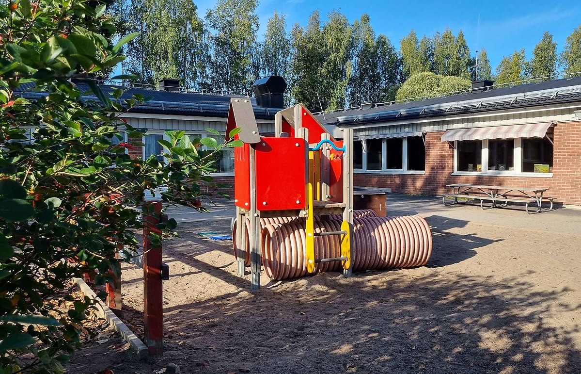 Utomhusmiljö Burströmska förskola, en del av förskolans gård